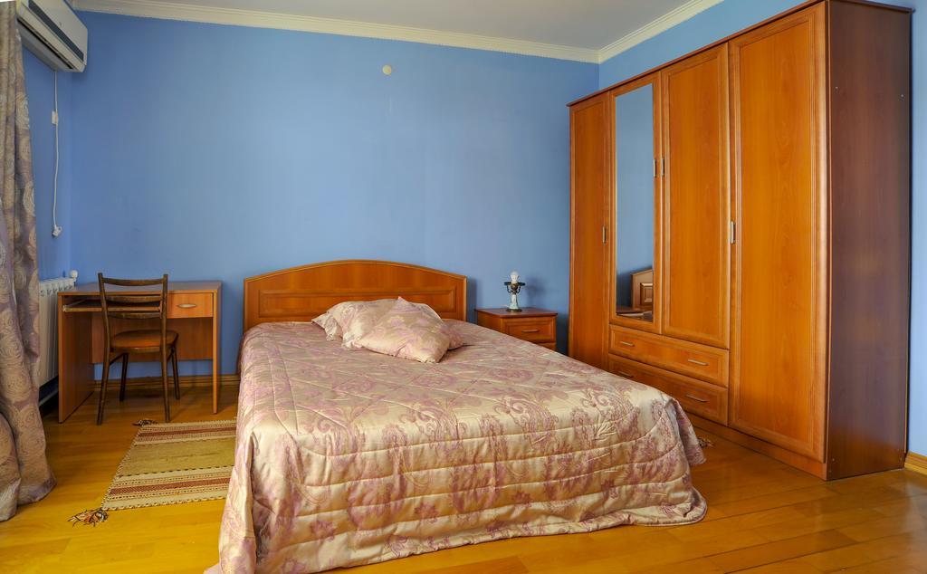 Guest House Green House Sugdidi Exterior foto