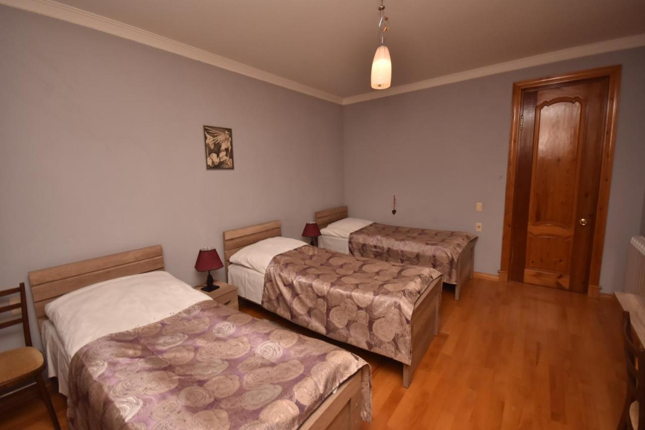 Guest House Green House Sugdidi Exterior foto